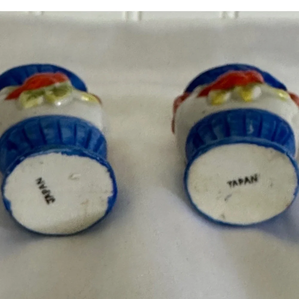 Unbranded Miniature Bud Vase Set Blue White‎ Excellent Hand Painted Rose Japan